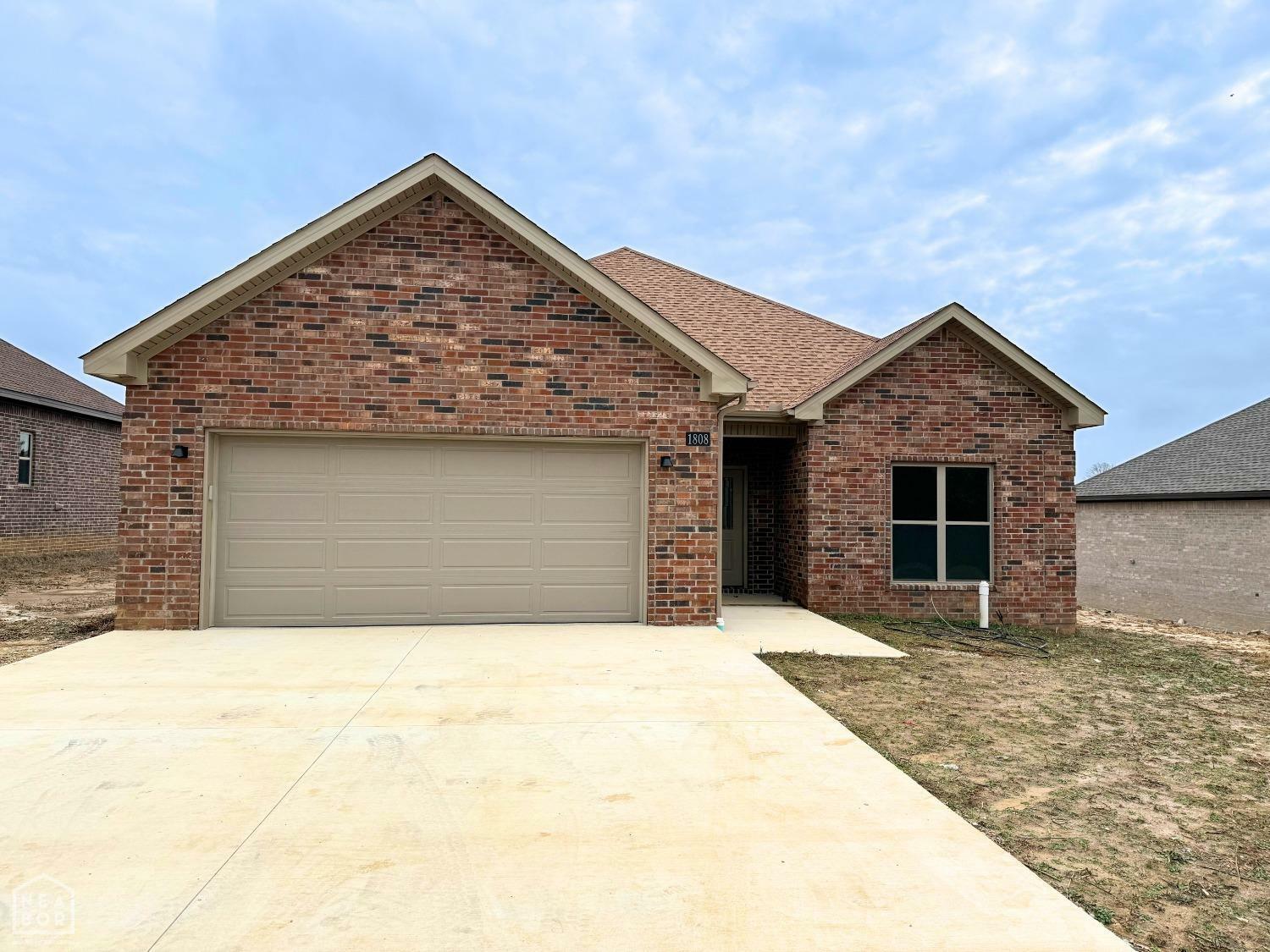 Property Photo:  1808 N Oak  AR 72417 