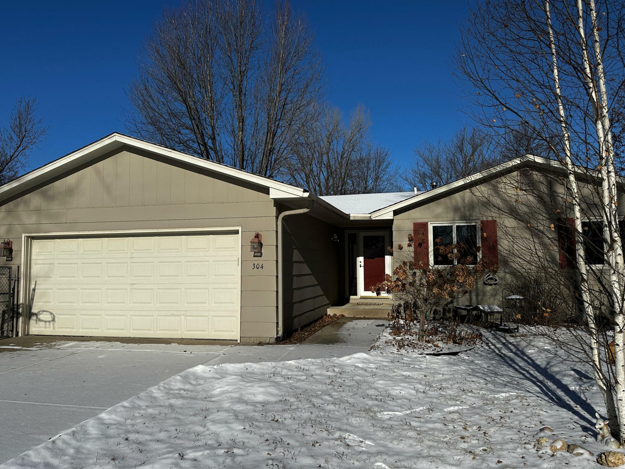 Property Photo:  304 Linden Place S  MN 55057 