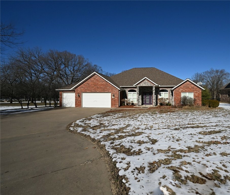 Property Photo:  1909 Villa View Drive  AR 72761 