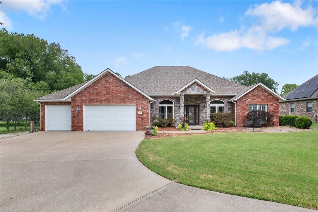 Property Photo:  1909 Villa View Drive  AR 72761 