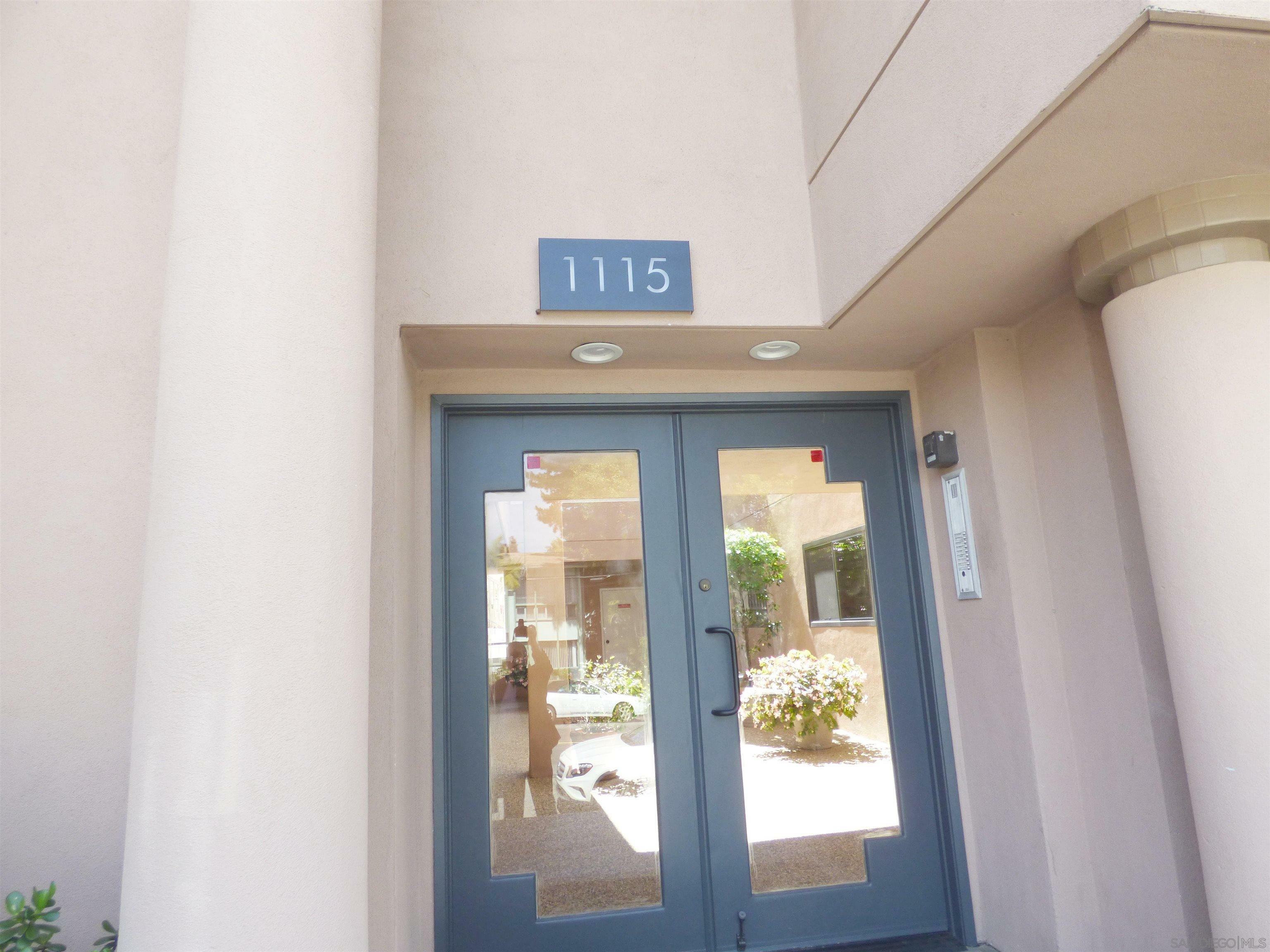 Property Photo:  1115 Pearl Street 6  CA 92037 