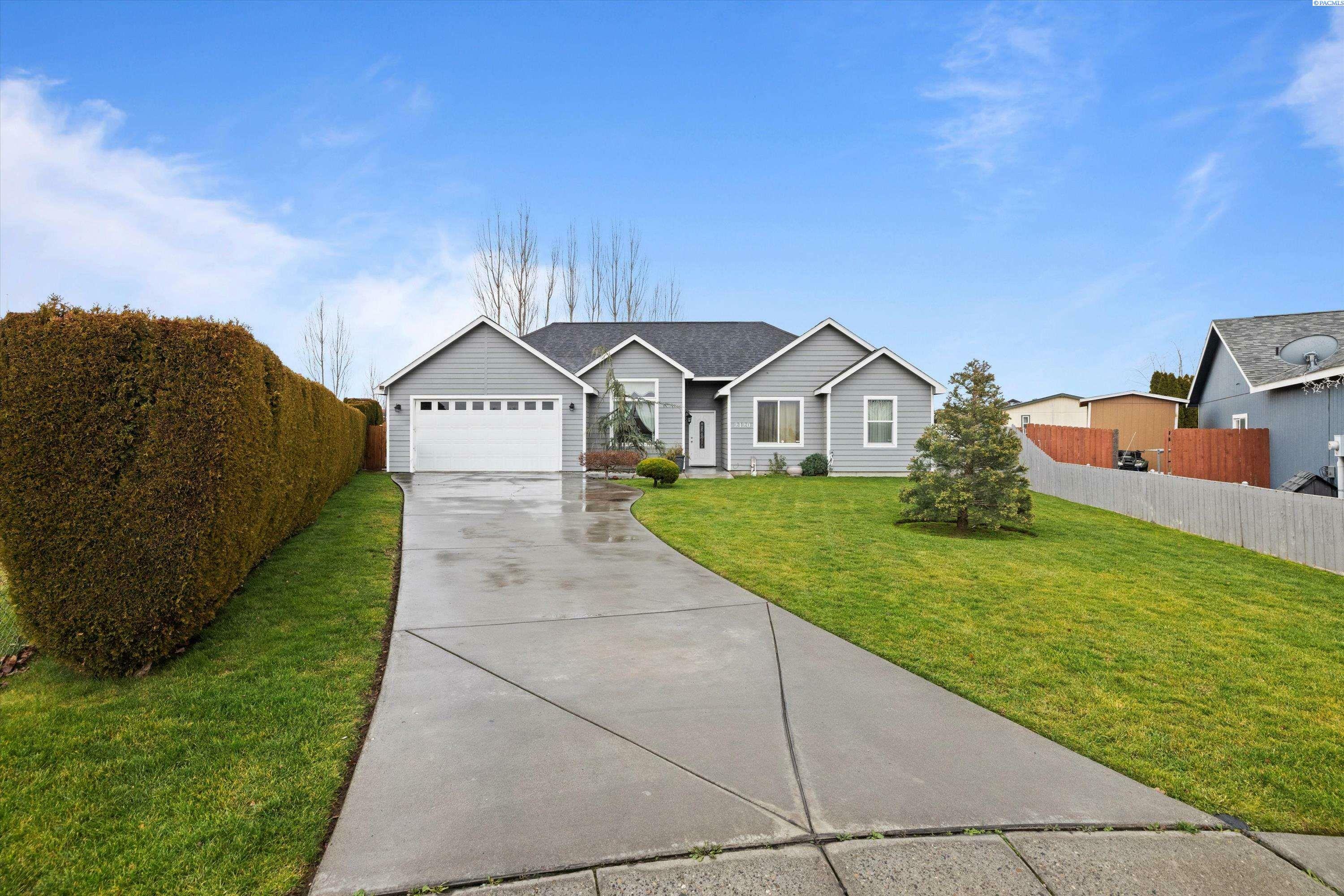 Property Photo:  2120 E Sycamore Ct  WA 99301 