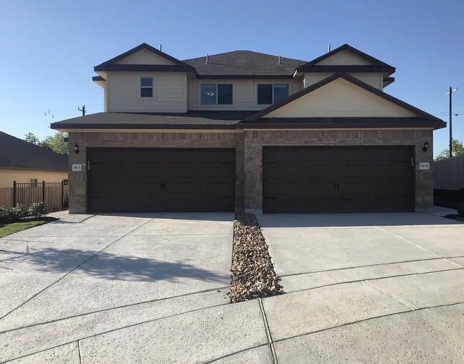 Property Photo: 258 W Joanne Loop W A &Amp B TX 78610