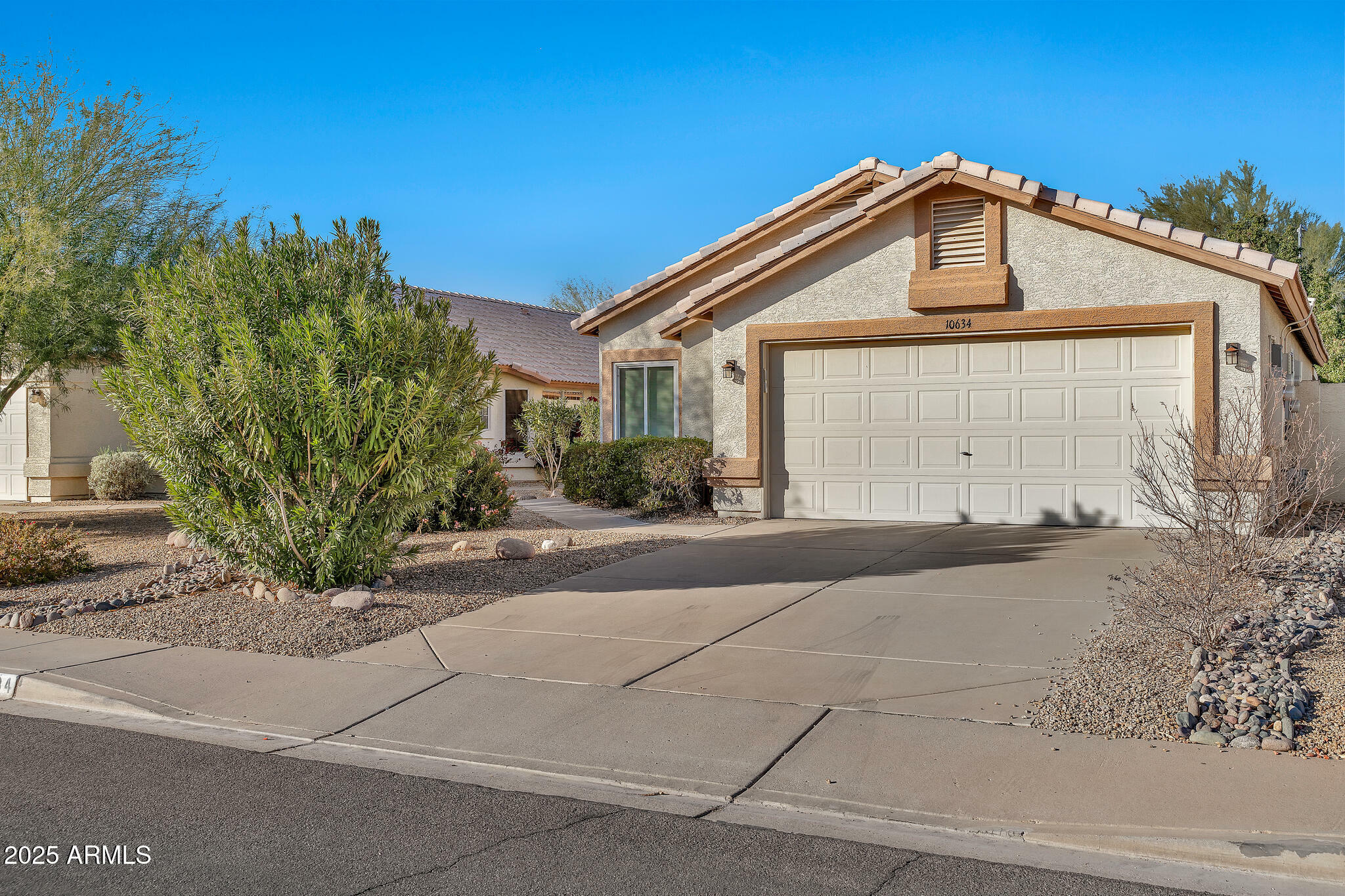 Property Photo: 10634 W Mohawk Lane AZ 85382