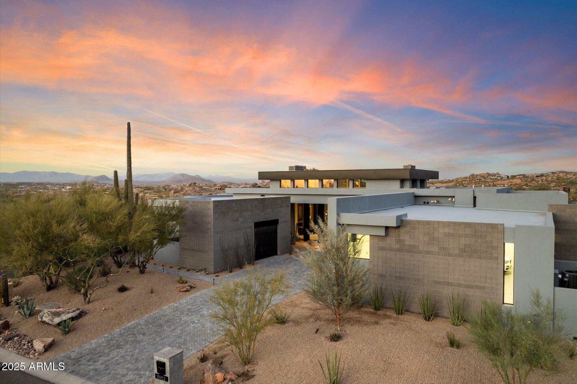 Property Photo: 11952 E Casitas Del Rio Drive AZ 85255