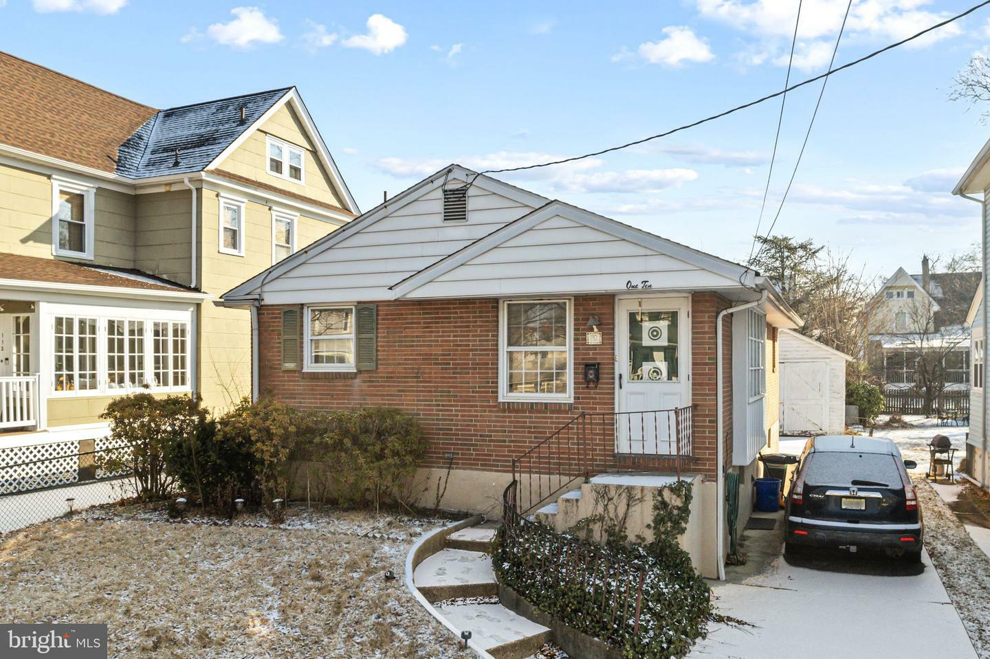 Property Photo:  110 E Knight Avenue  NJ 08108 