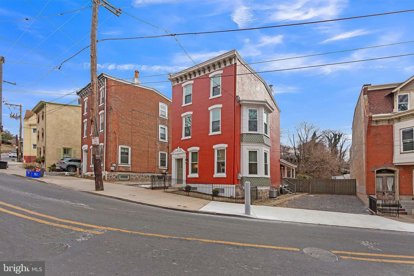 273 Green Lane  Philadelphia PA 19128 photo