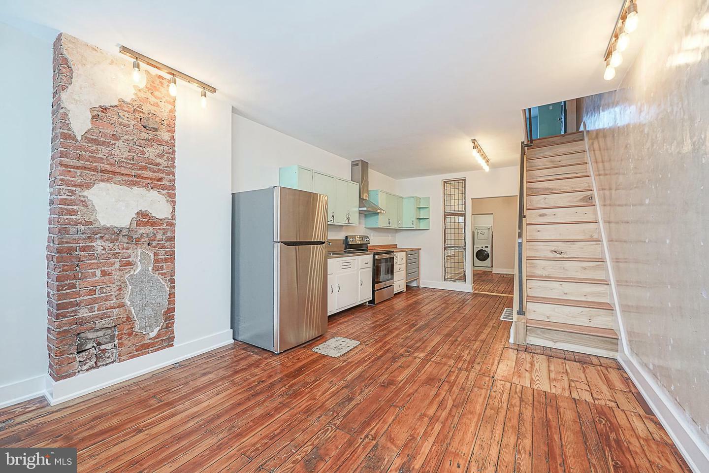 2408 N 4th Street  Philadelphia PA 19133 photo