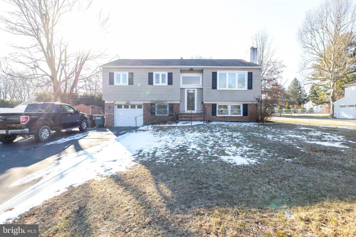 Property Photo:  158 Meadow Lane  PA 18954 