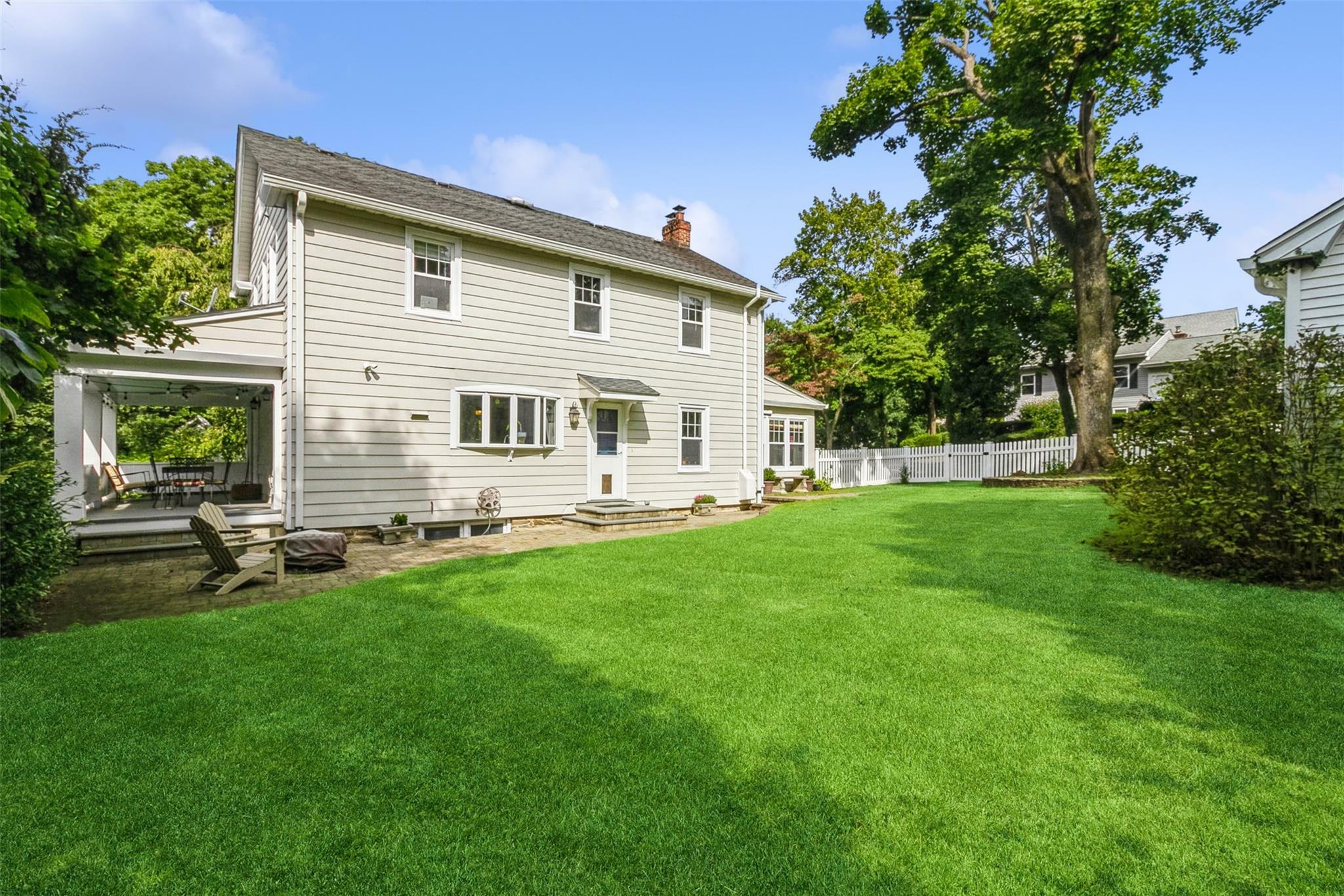 Property Photo:  108 Greenacres Avenue  NY 10606 