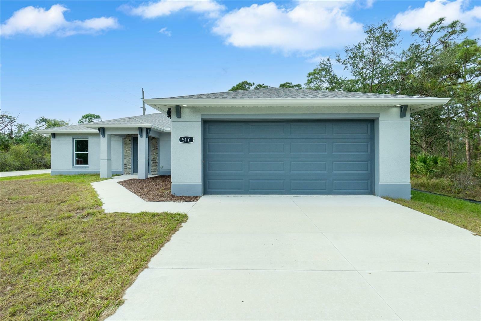 Property Photo: 517 Biscayne Drive FL 33953