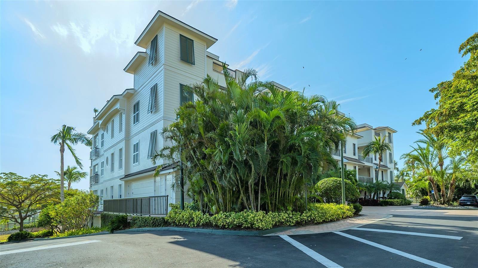 Property Photo:  888 S Orange Avenue 3D  FL 34236 