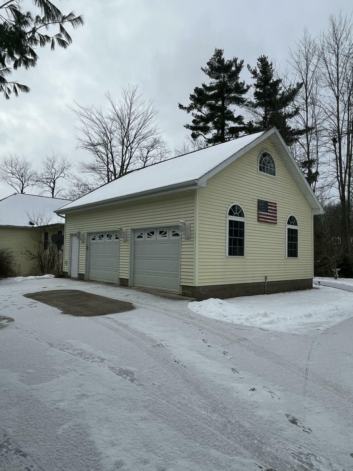 Property Photo: 2273 Woodland Trail MI 49242