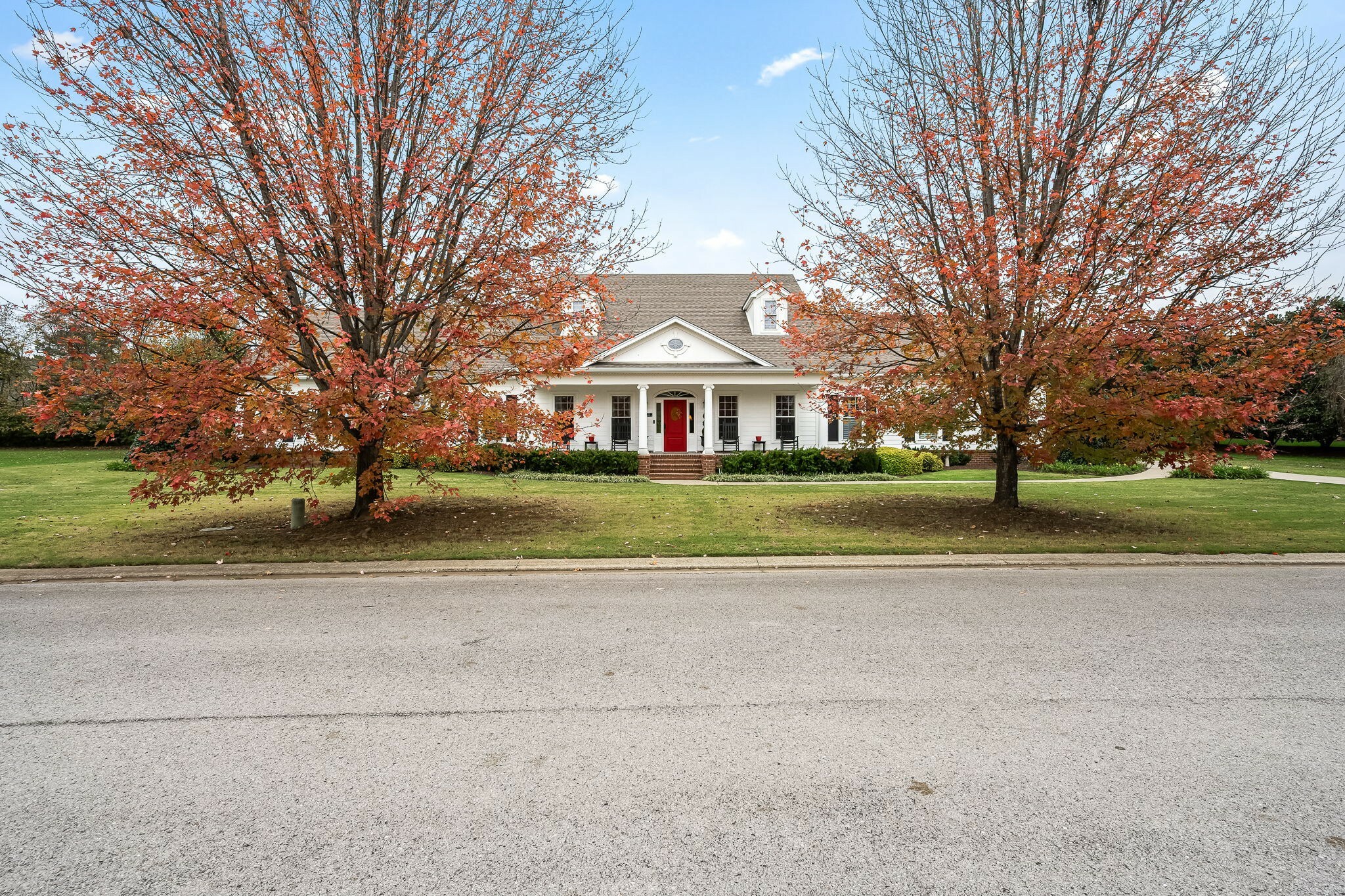 Property Photo:  2111 Lovelace Ln  TN 37130 