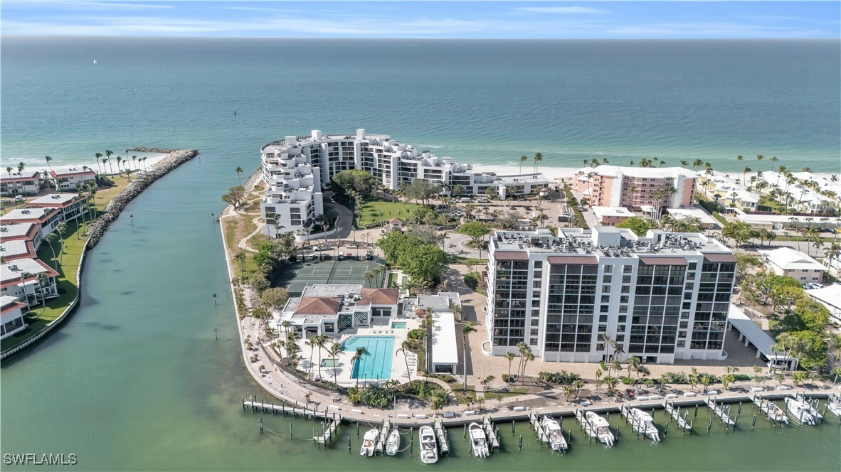 Property Photo: 2400 Gulf Shore Boulevard N Ph-3 FL 34103