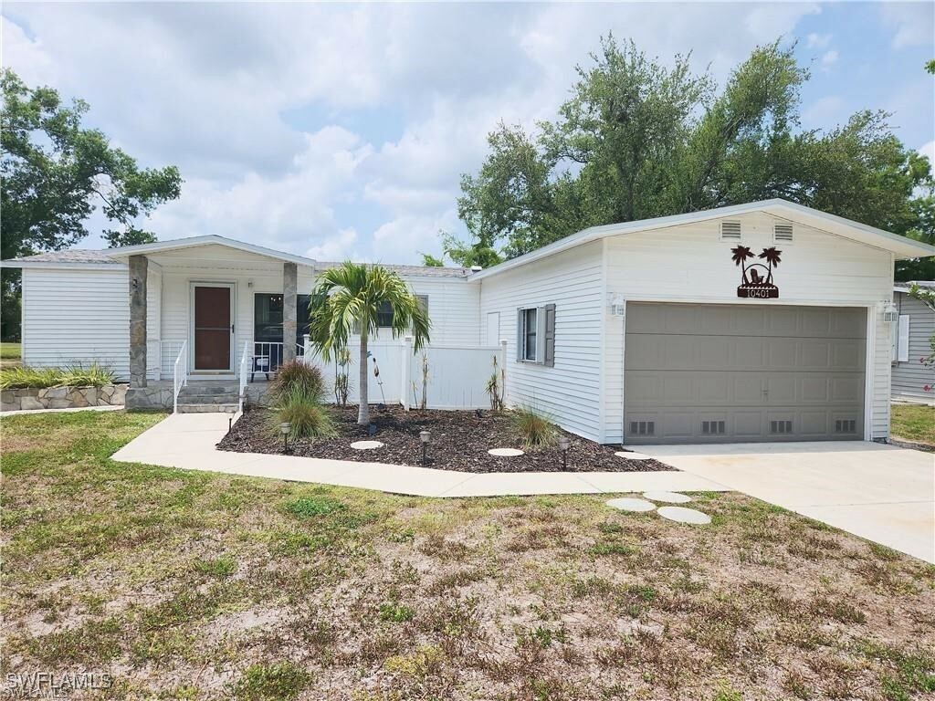 Property Photo:  10401 Circle Pine Road  FL 33903 