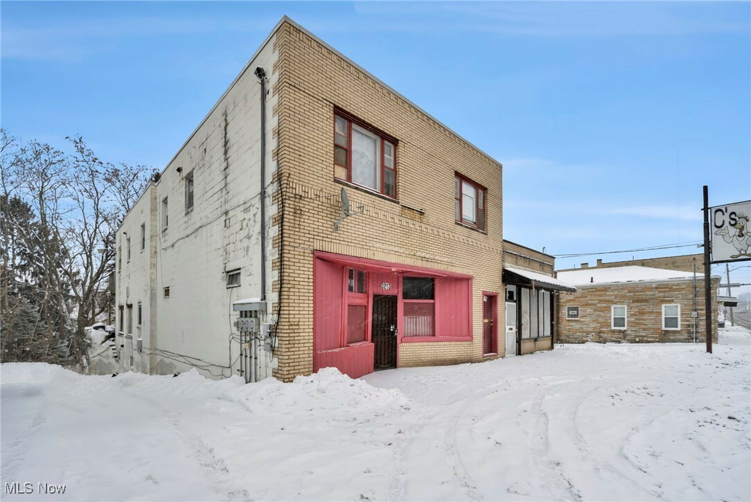 Property Photo:  3213 South Avenue  OH 44502 