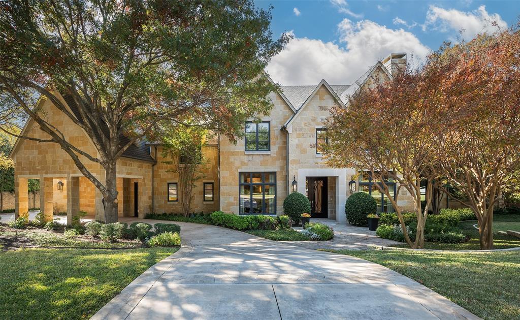 Property Photo: 33 Glen Abbey Drive TX 75248