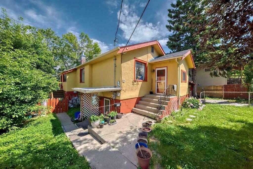 Property Photo:  3720 Centre A Street NE  AB T2E 3A6 