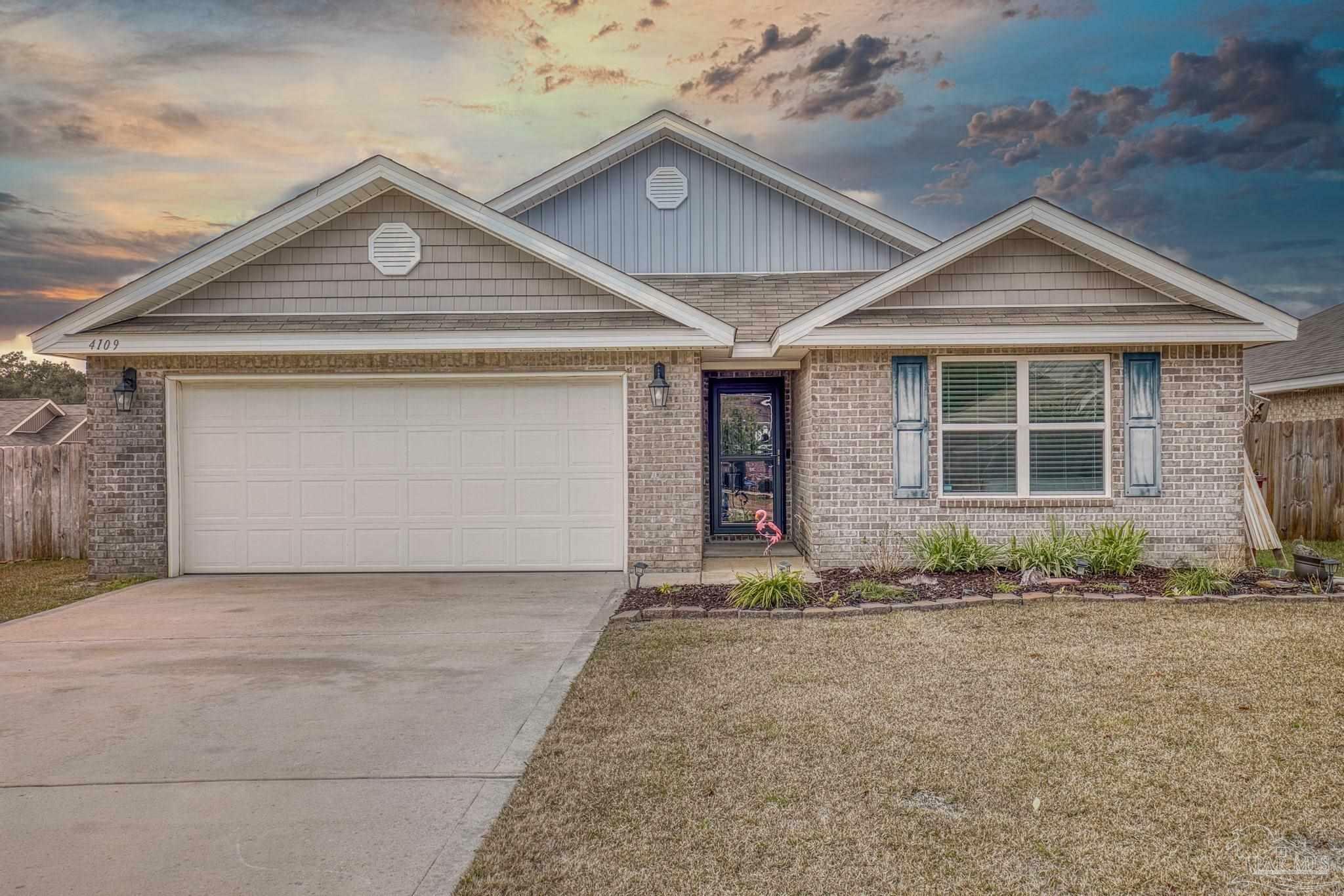 Property Photo: 4109 Roosevelt Way FL 32583