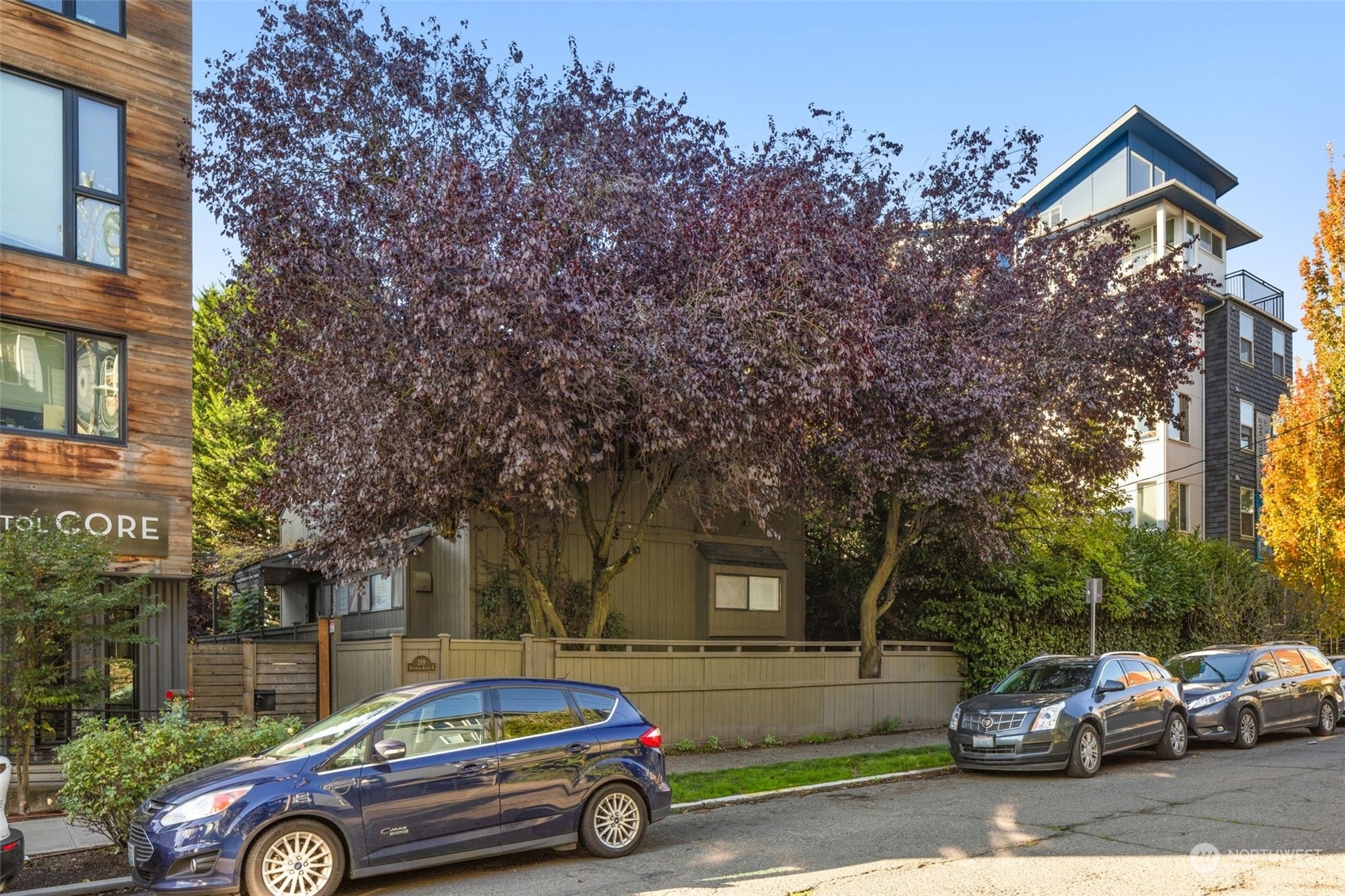 Property Photo:  219  Boylston Avenue E  WA 98102 