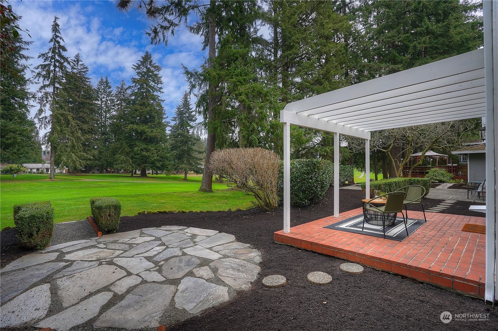 Property Photo: 32520 30th Avenue SW WA 98023