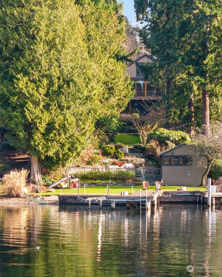 Property Photo: 3261 Hunts Point Road WA 98004