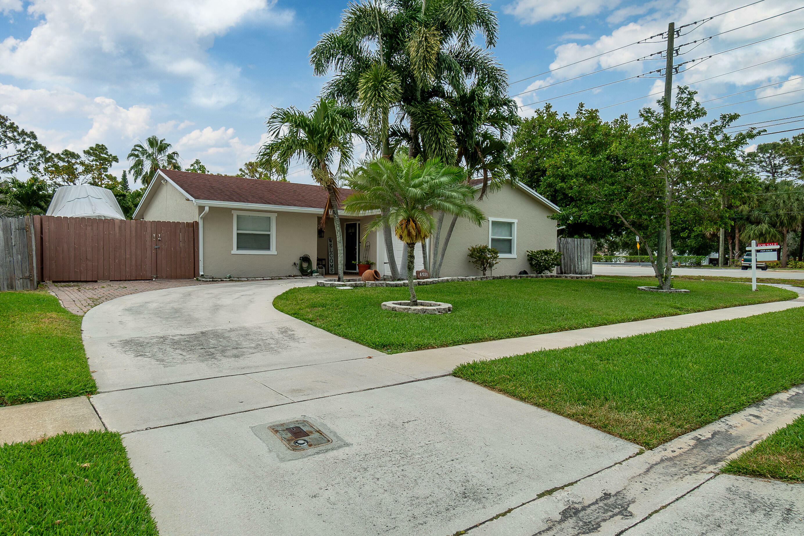 Property Photo:  6501 Ramblewood Circle  FL 33467 