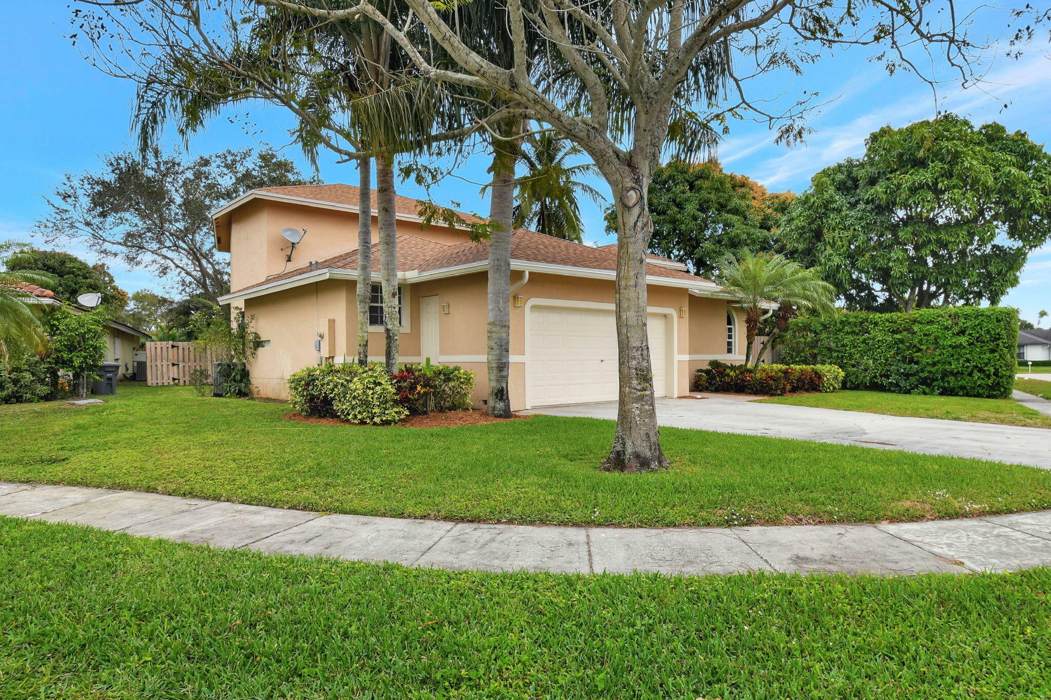 Property Photo:  6416 Bengal Circle  FL 33437 