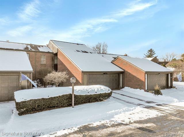 3066 Lindenwood Drive  Dearborn MI 48120 photo