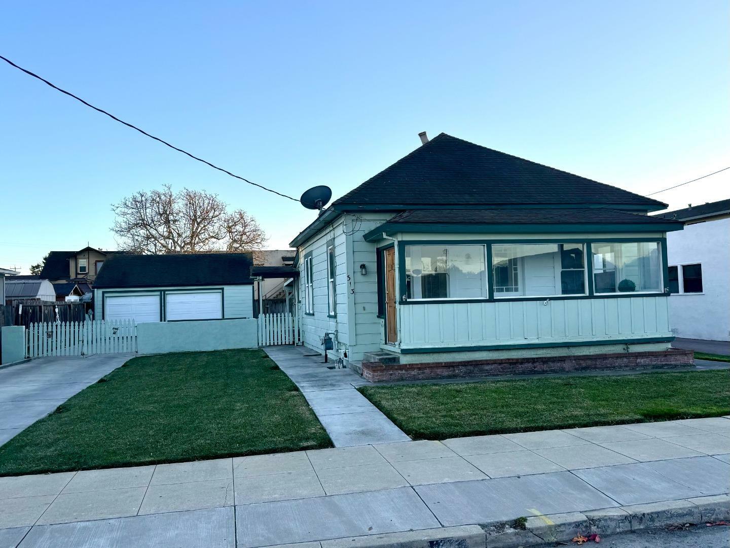 Property Photo:  313 Park Street  CA 93901 