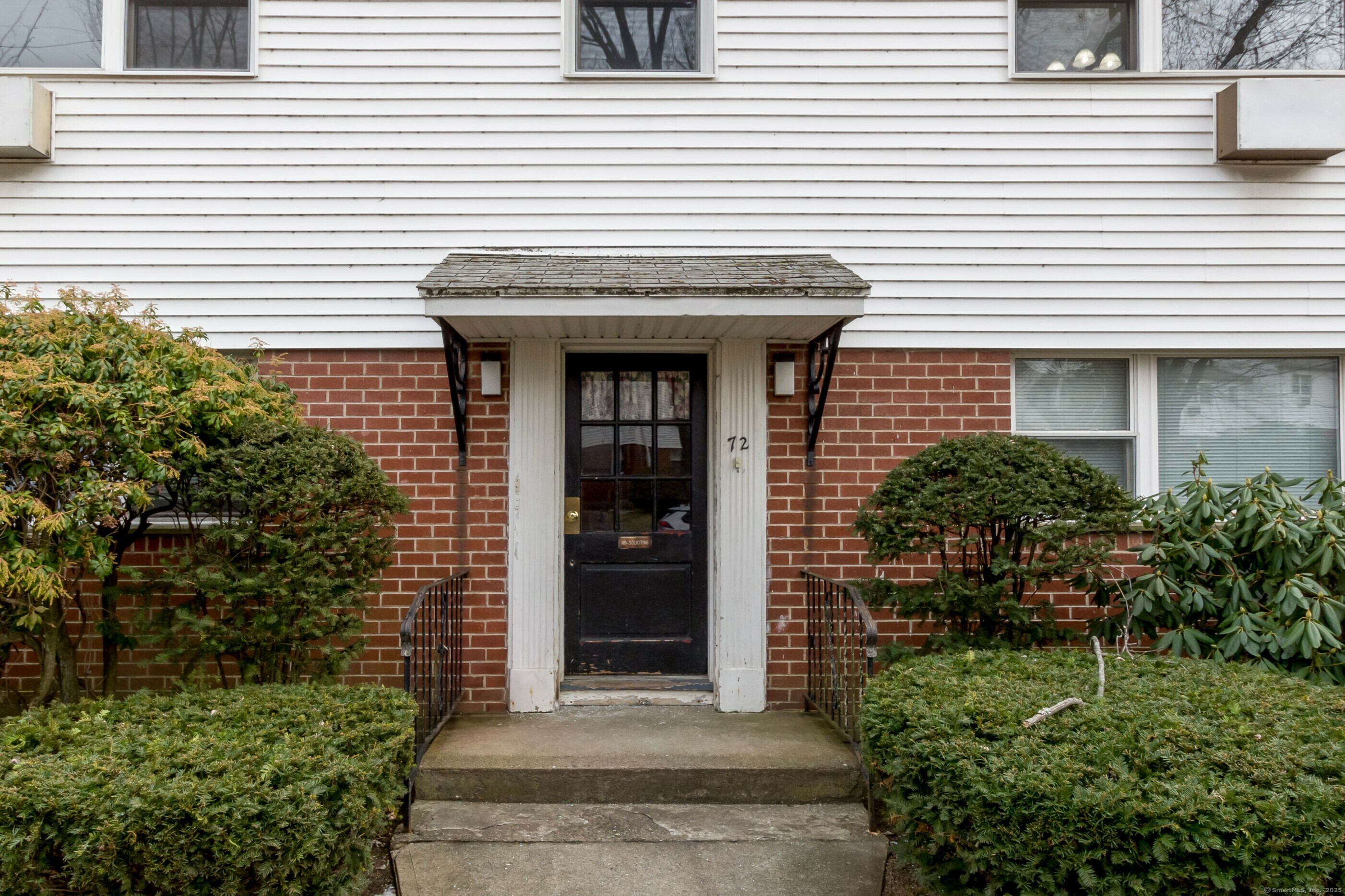 Property Photo:  72 Cherry Hill Drive 2B  CT 06606 