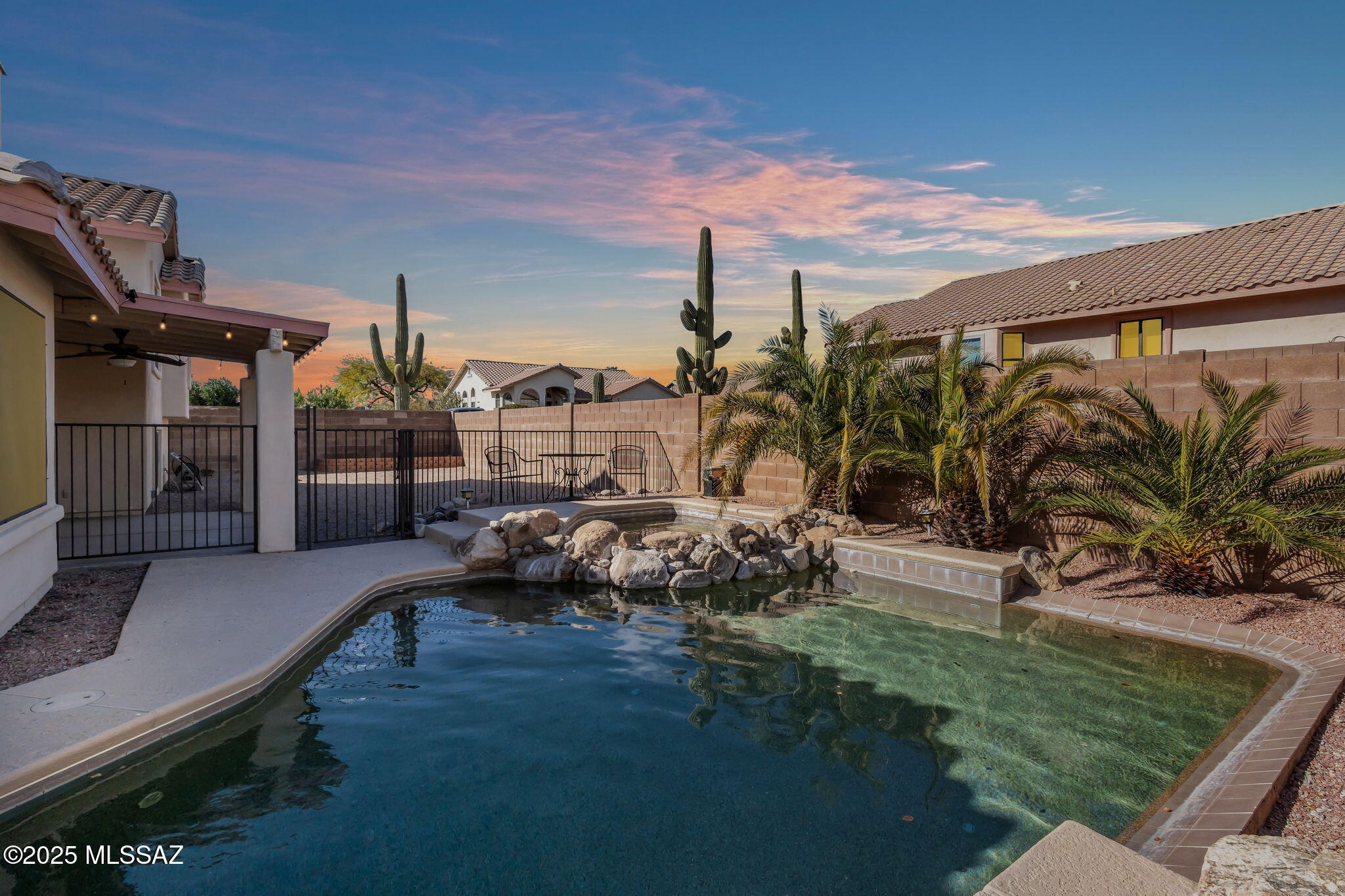 Property Photo: 1511 E Triton Place AZ 85737