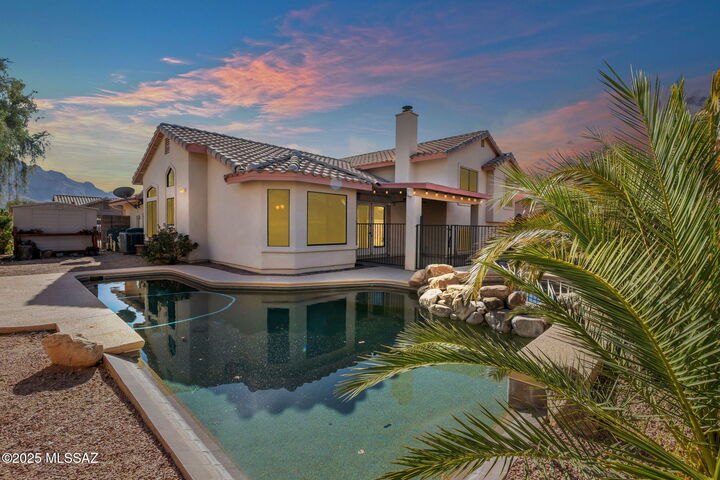 Property Photo: 1511 E Triton Place AZ 85737