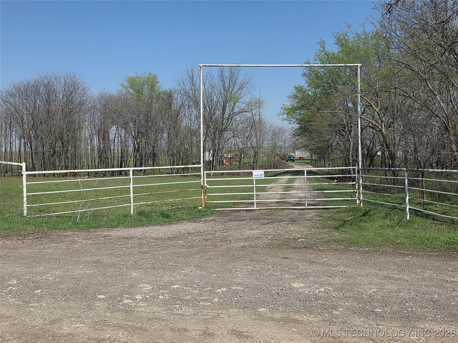 Property Photo:  426494 E 250 Road  OK 74016 