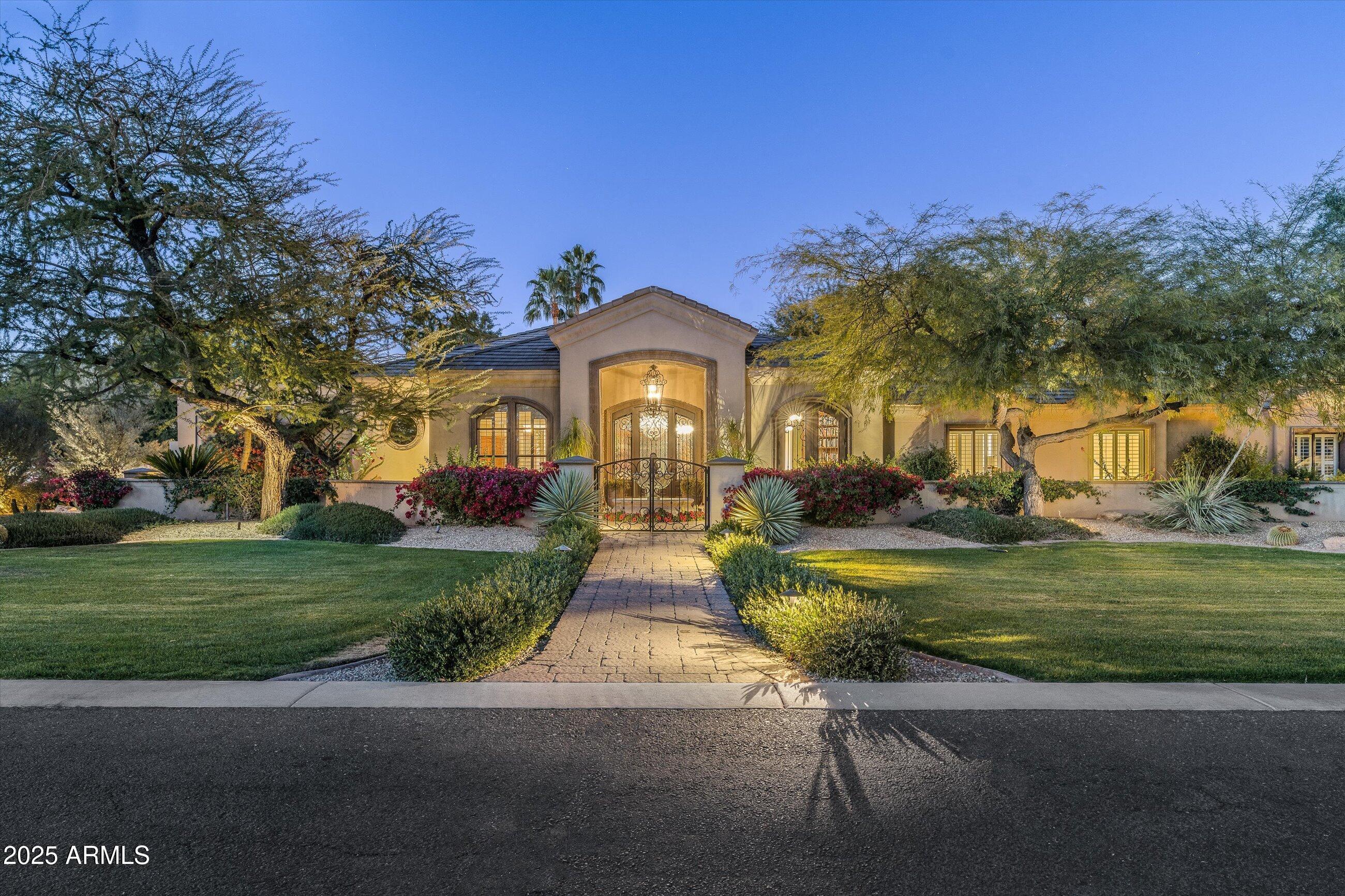 Property Photo: 7130 E Berneil Lane AZ 85253