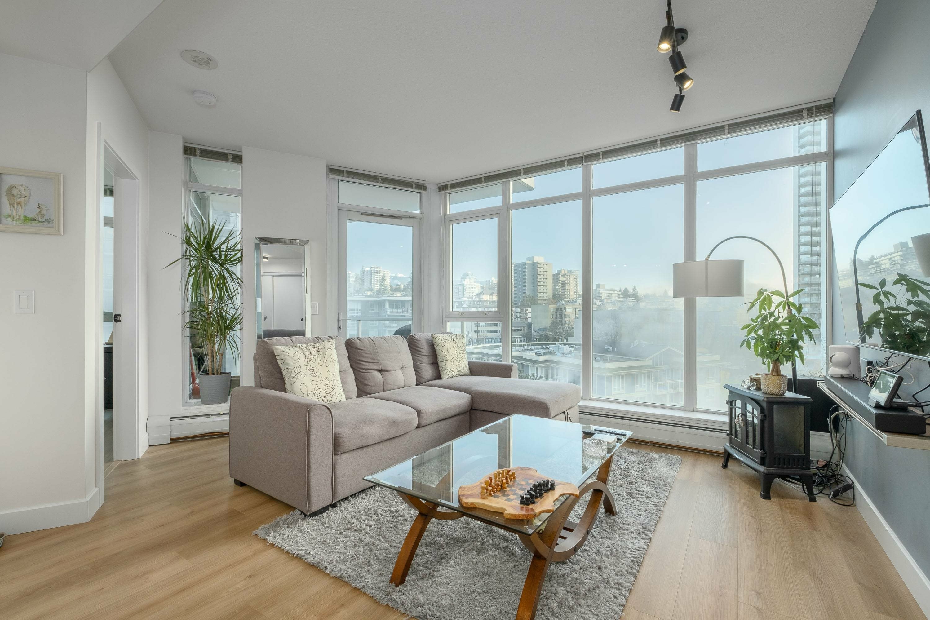 Property Photo:  175 W 2nd Street 801  BC V7M 0A5 