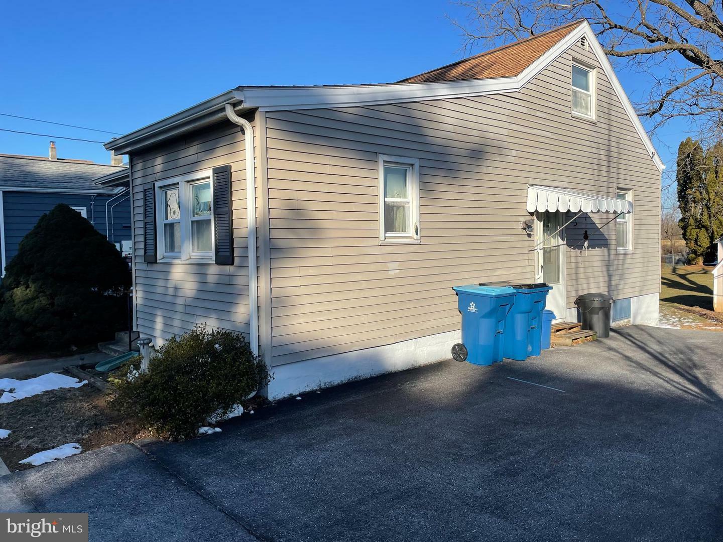 Property Photo:  270 E 2nd Street  PA 17036 