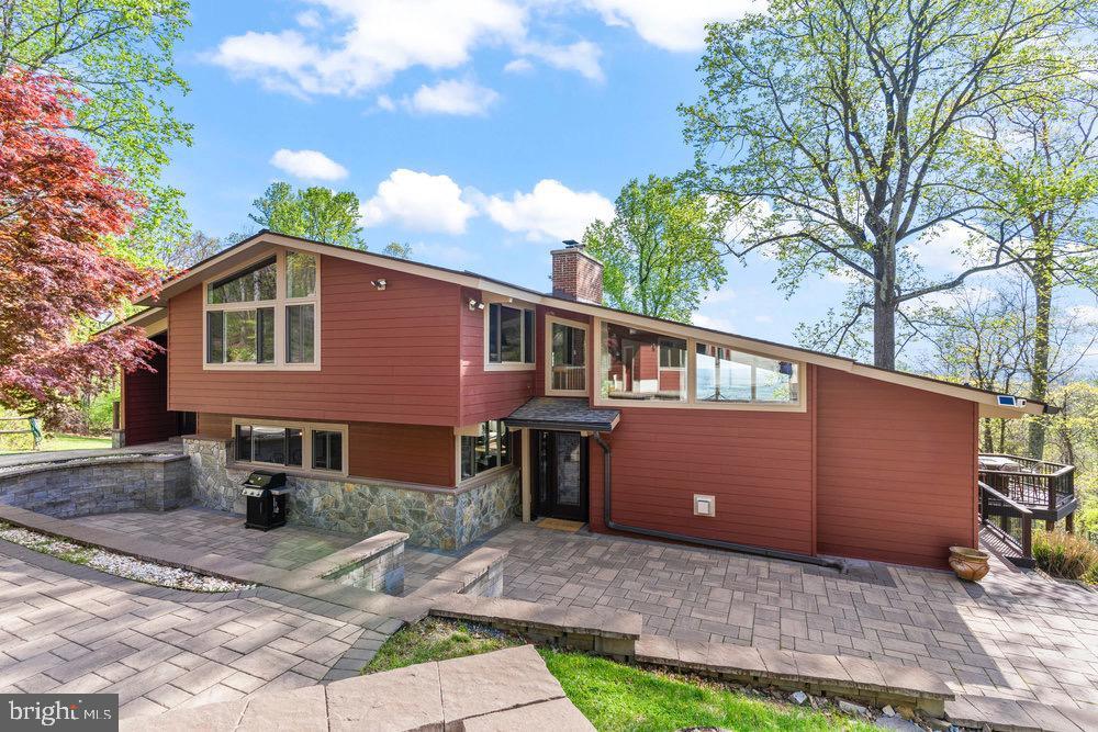 Property Photo:  19690 Forest Hill Lane  VA 20135 