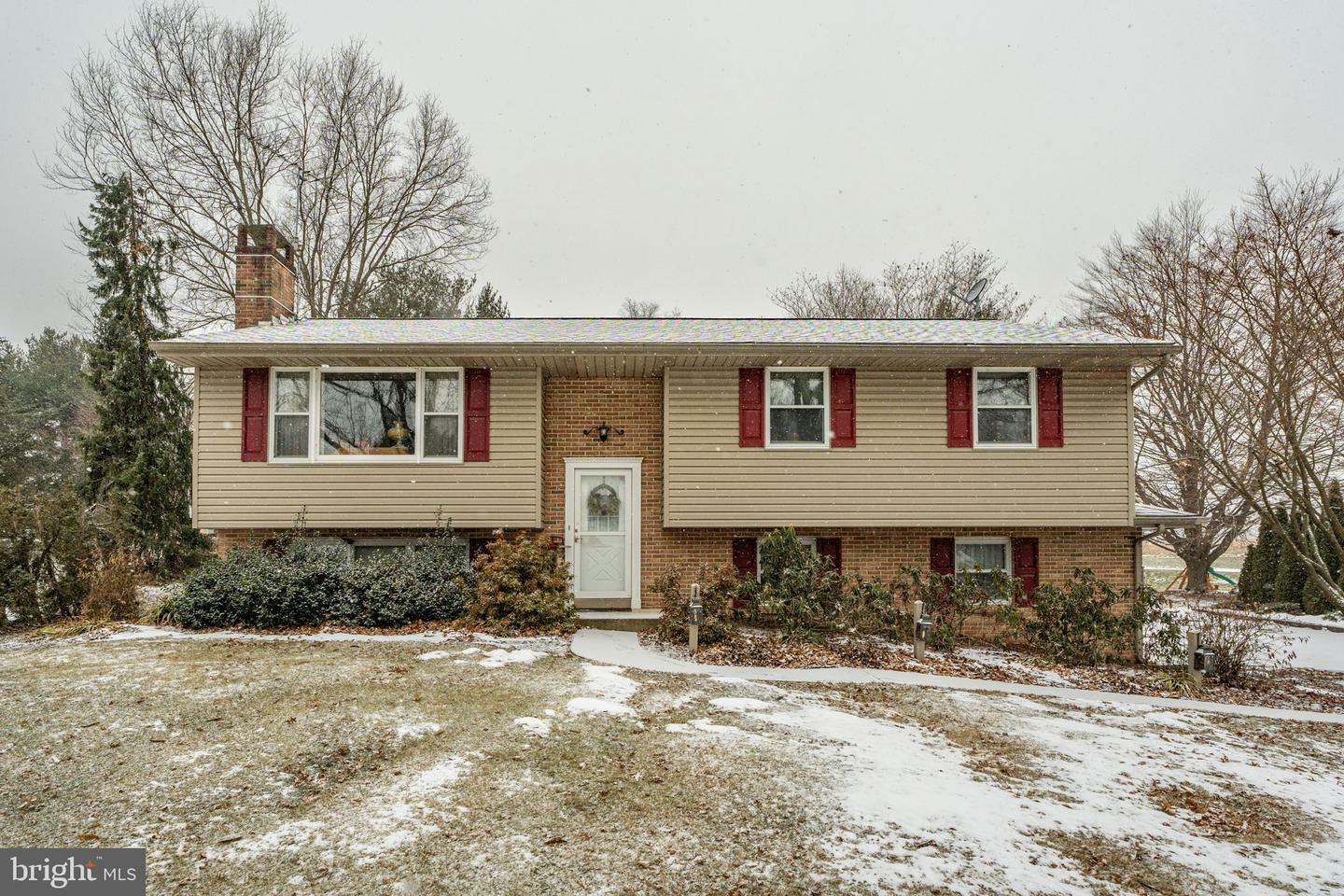 Property Photo:  448 S Cope Hill Drive  PA 17545 