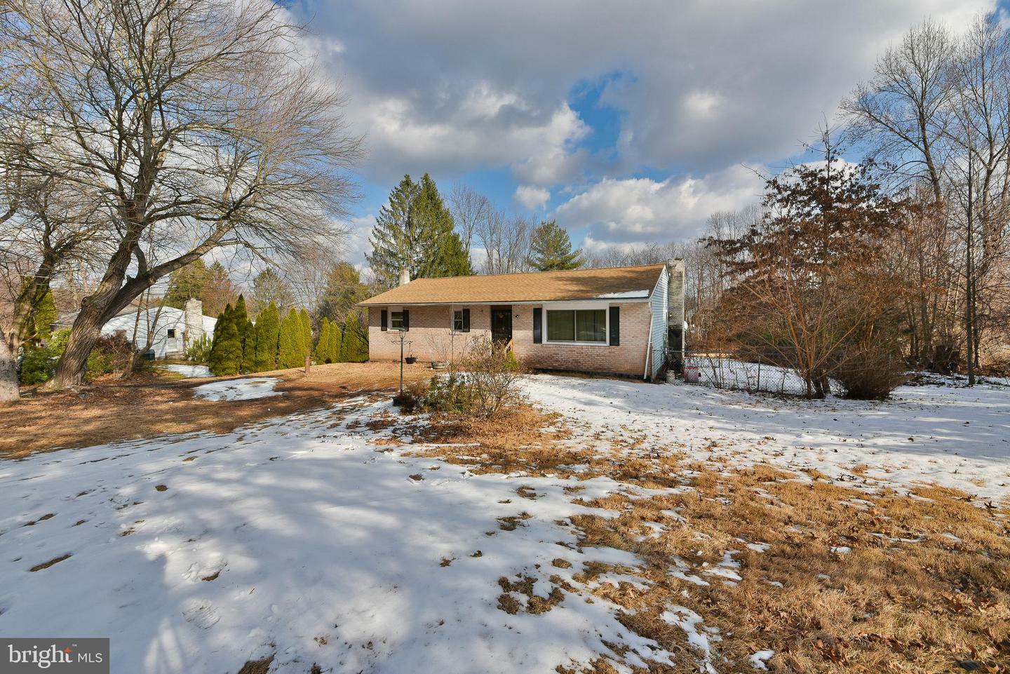 Property Photo:  1372 Laurelwood Road  PA 19465 