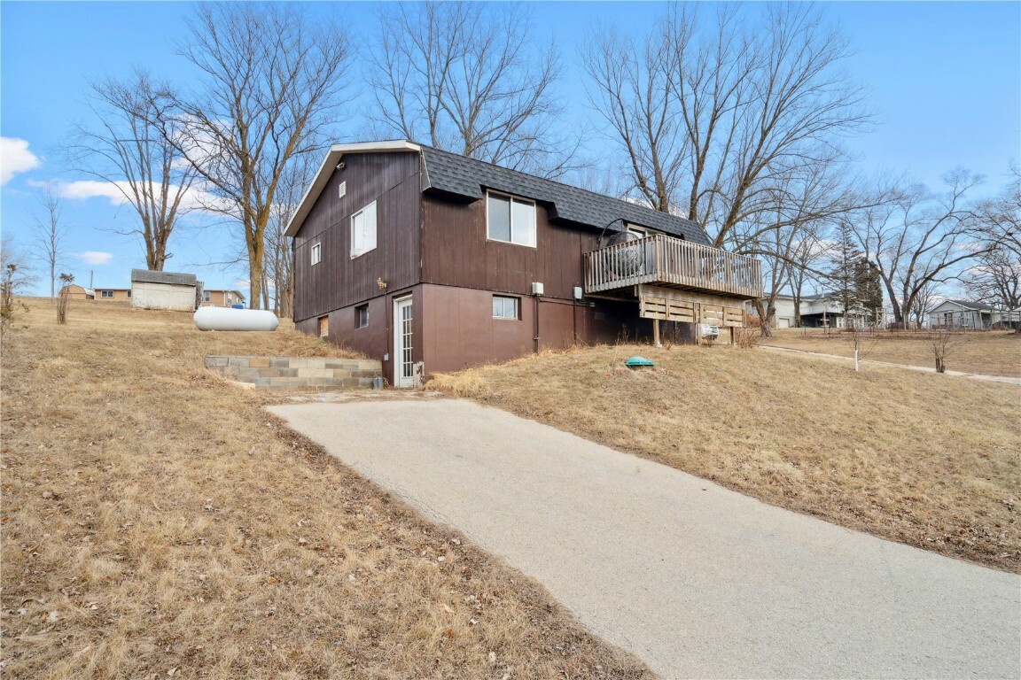 Property Photo:  22101 Pleasant Drive  IA 52302 