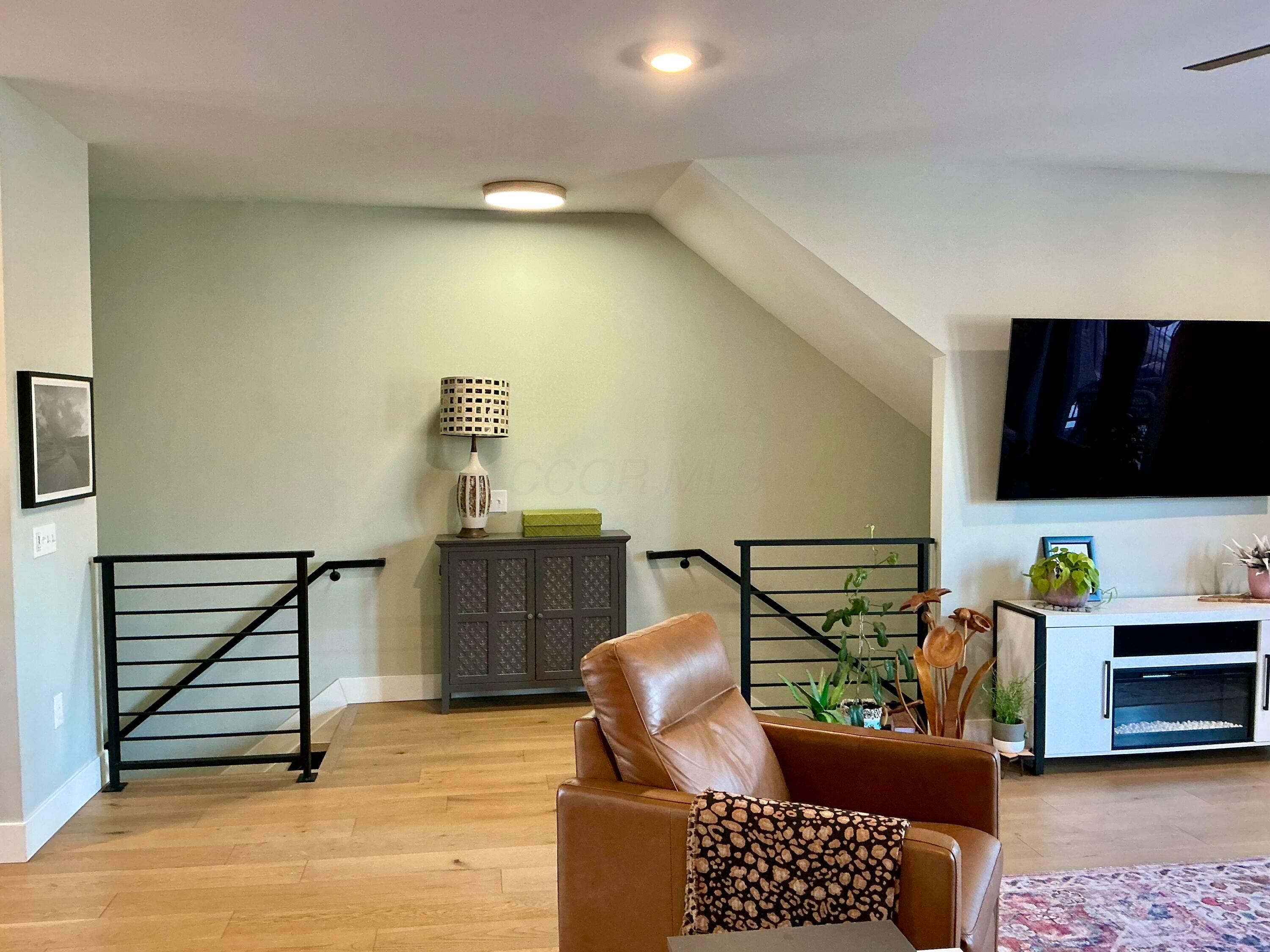Property Photo: 1292 Forsythe Avenue OH 43201