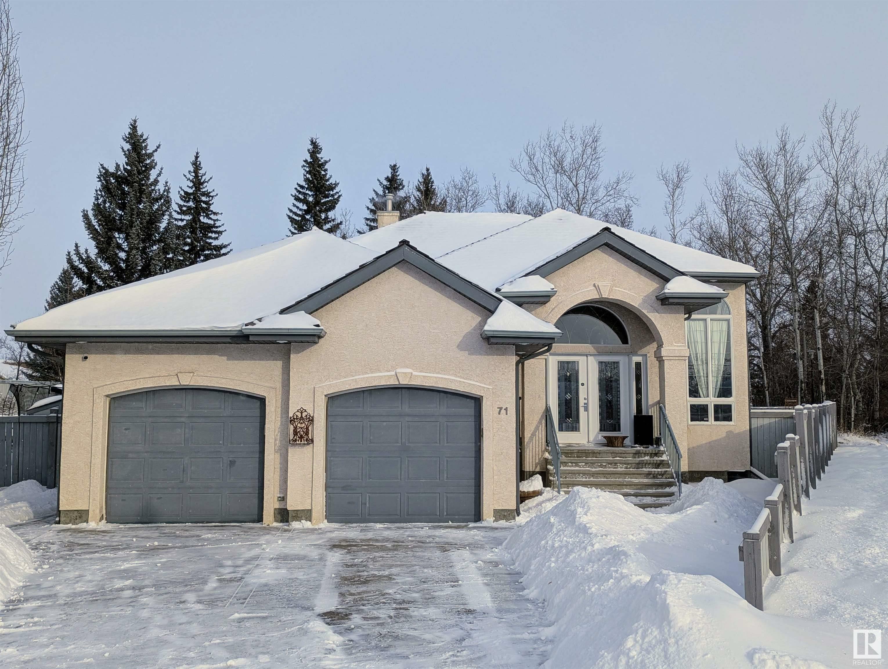 71 L'Hirondelle Court  St. Albert AB T8T 6T6 photo