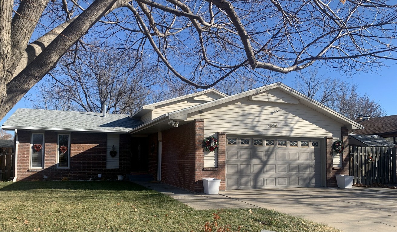 Property Photo:  1606 E Johnson  KS 67846 