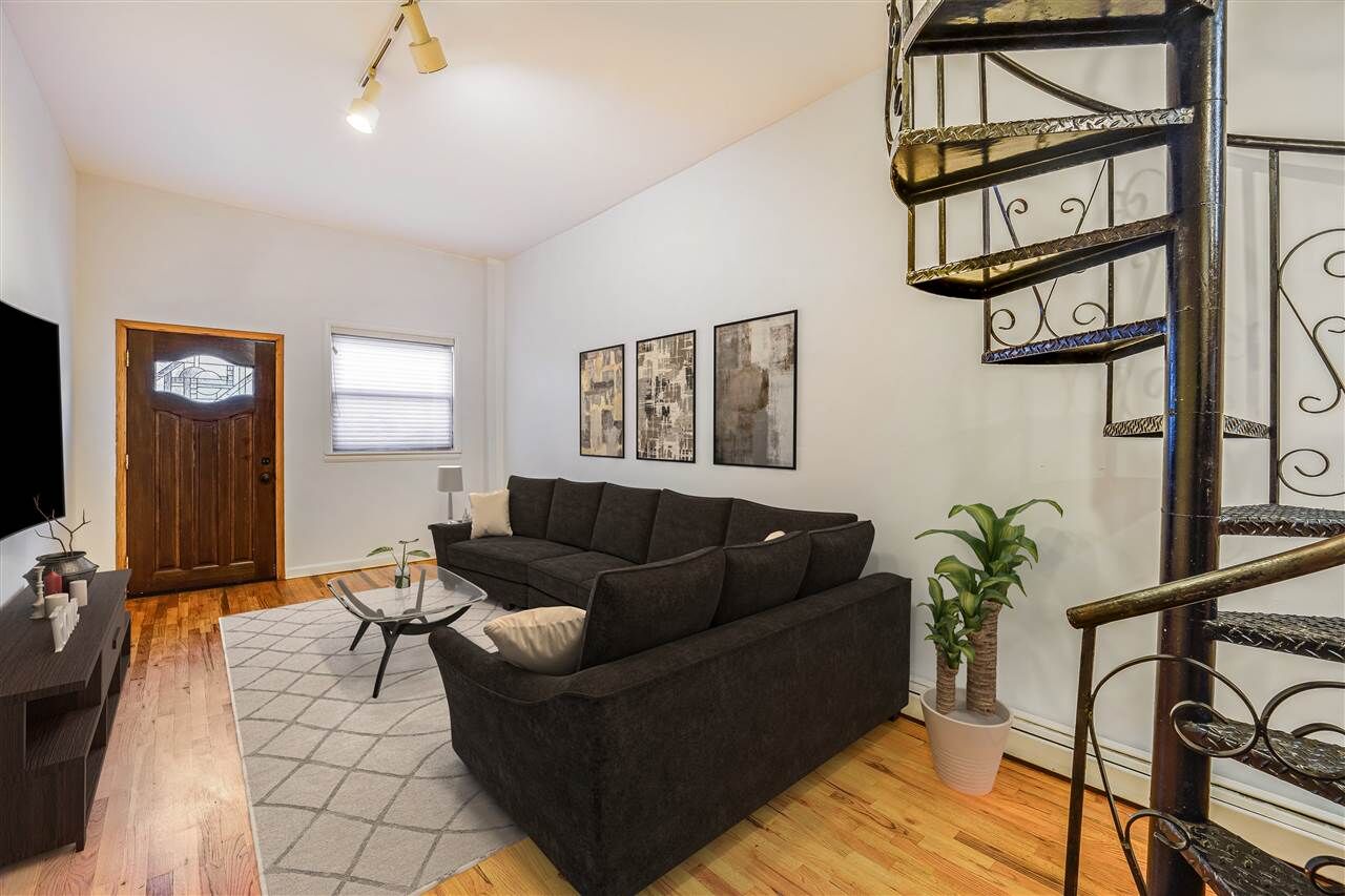 Property Photo:  115 Willow Ave 1l2l  NJ 07030 