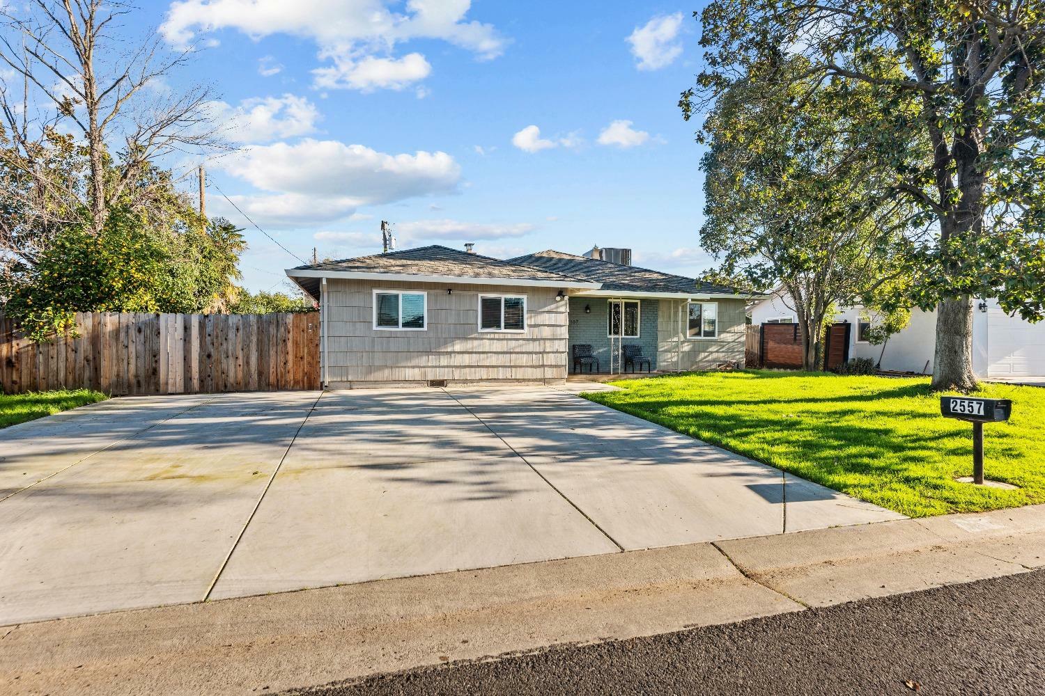 Property Photo:  2557 Vernaccia Circle  CA 95670 