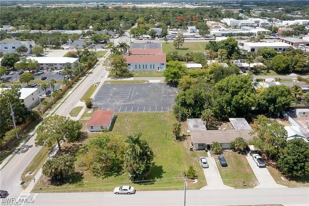 Property Photo:  1795 Shadowlawn Drive  FL 34112 