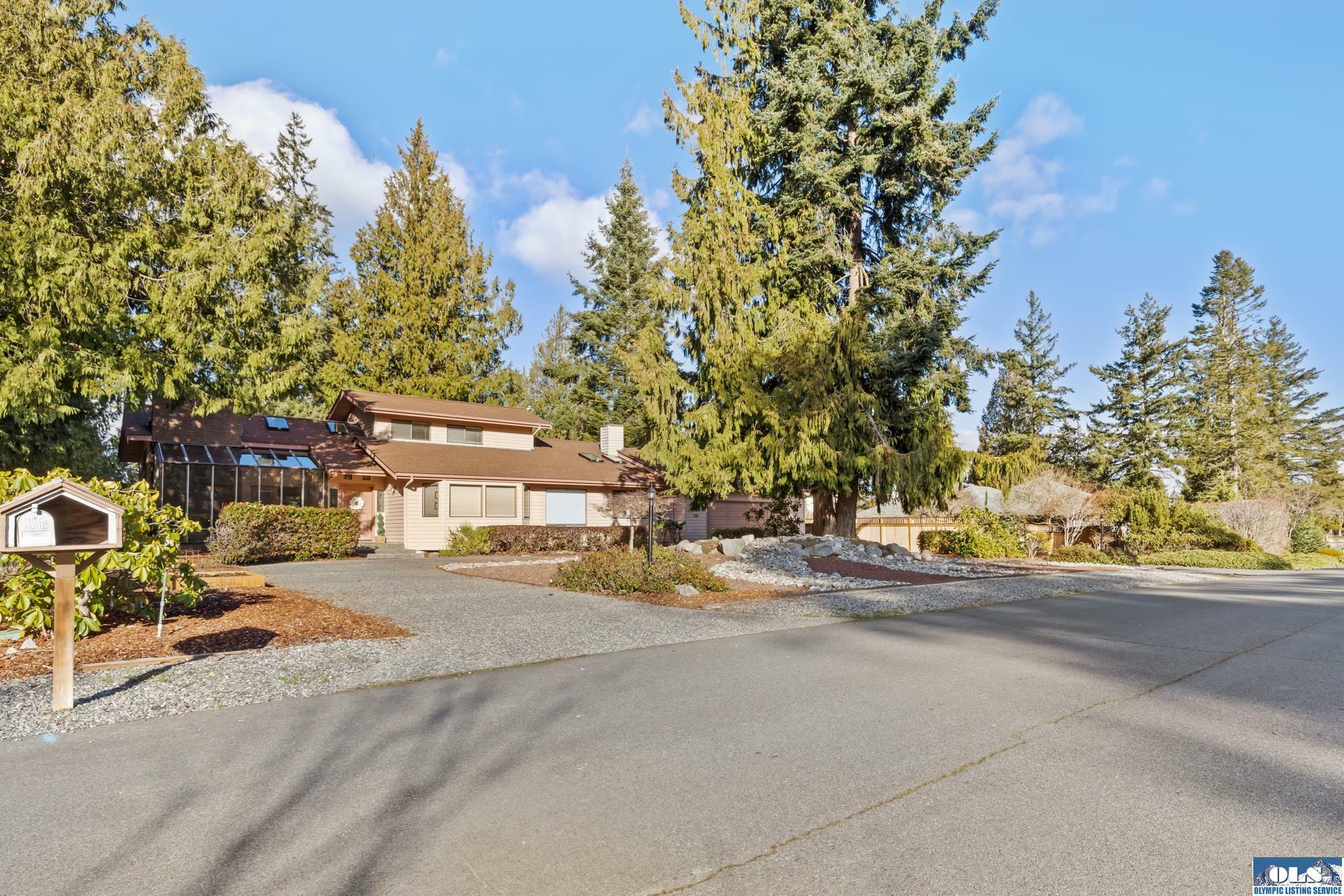 Property Photo: 106 Fairway Pl WA 98382