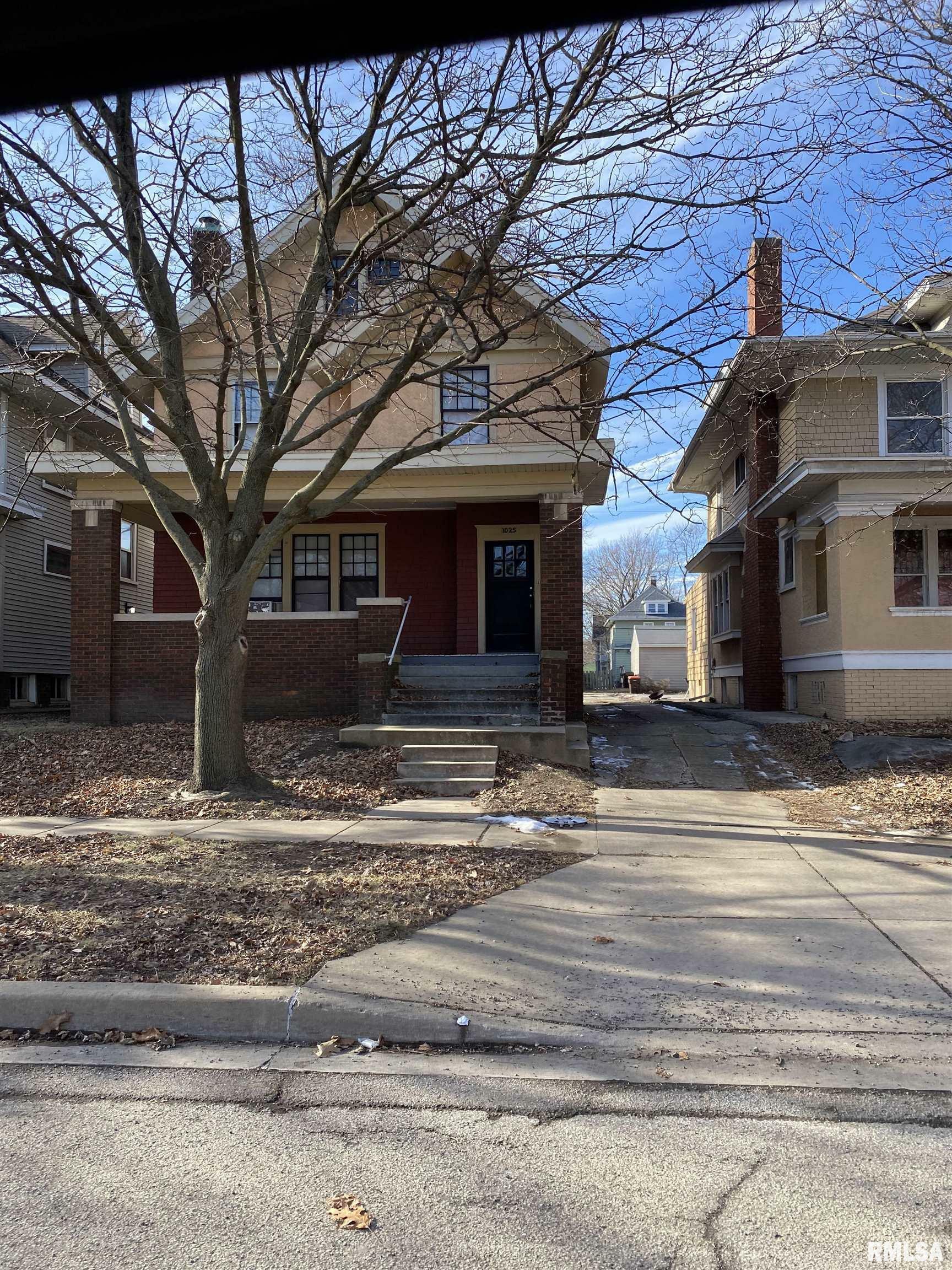 Property Photo:  1025 N University Street  IL 61606 